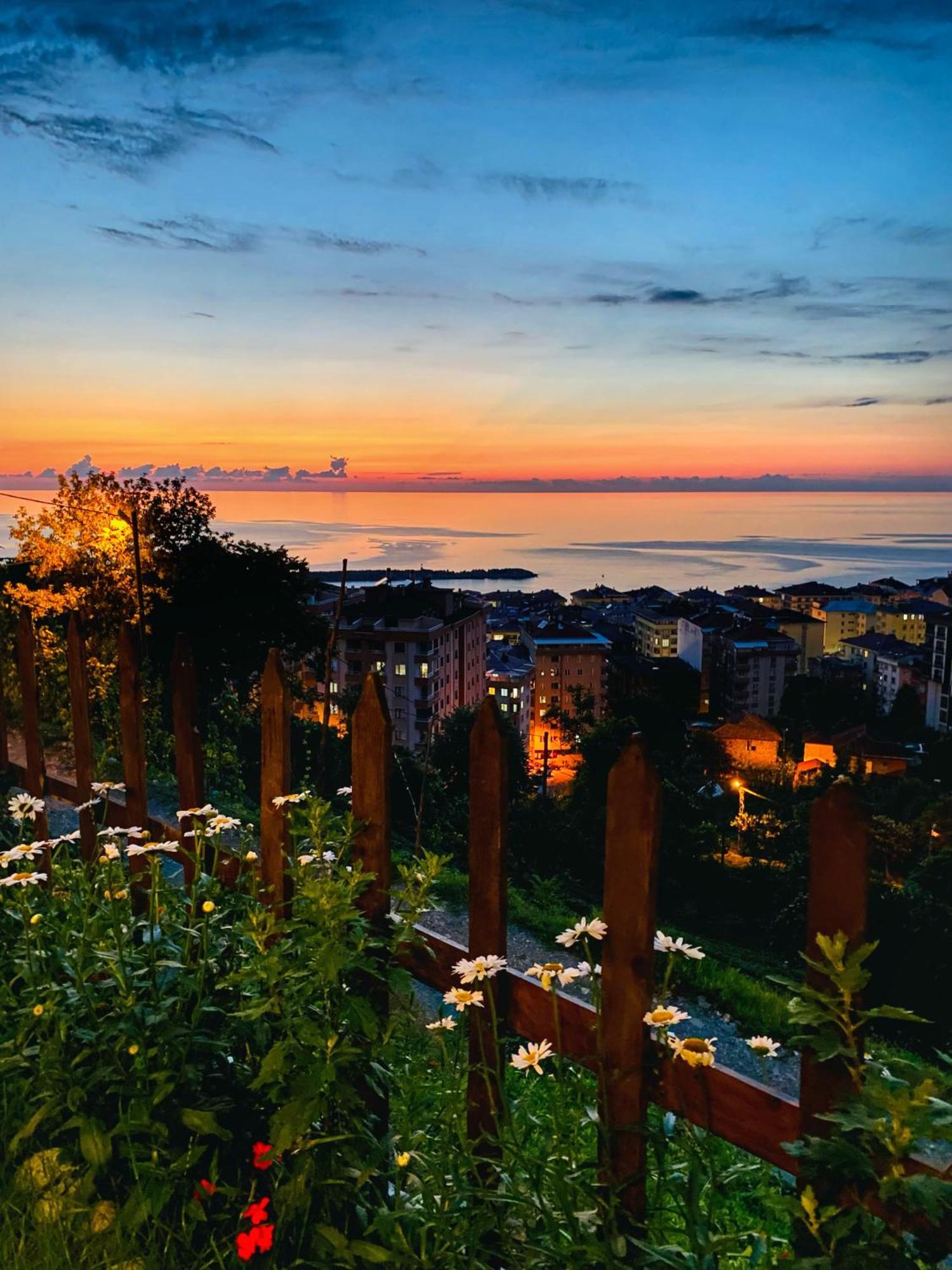 Lavinya Suit Bungalov Rize Exteriör bild